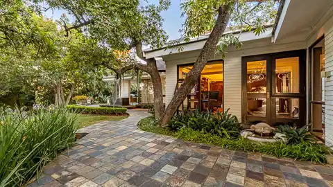 Sheppard Boutique Hotel